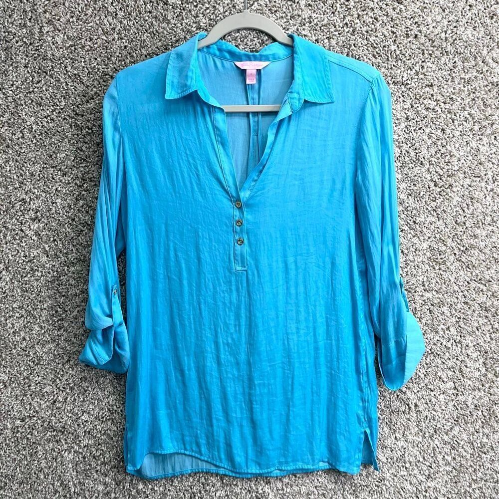 Lilly Pulitzer Top Women’s Small Everglades Light Blue Satin Roll Tab Popover‎